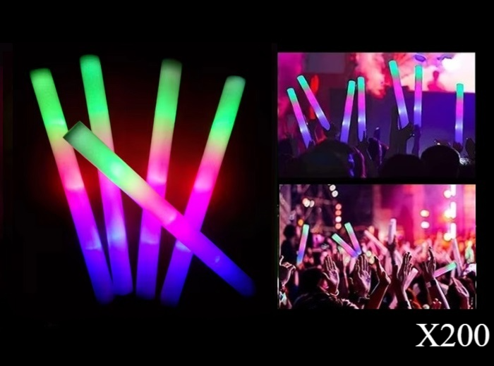Lot de 200 Bâtons Lumineux LED en Mousse Multicolores 47cm (Bleu, Rouge, Vert)